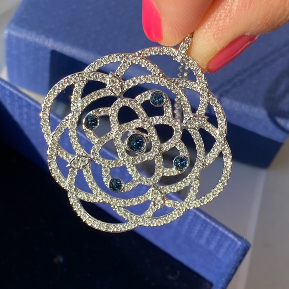 SWAROVSKI sapphire blue and clear crystals silver tone necklace - Picture 7 of 7